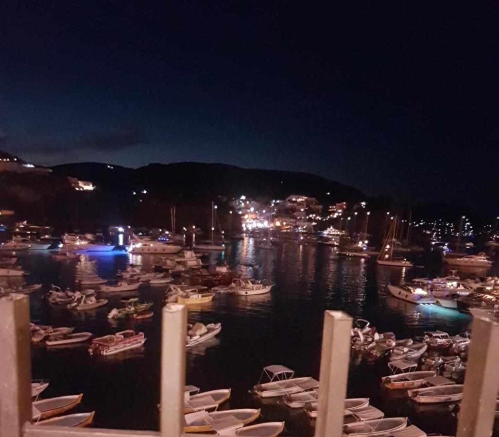 Hotel La Baia ポンツァ エクステリア 写真
