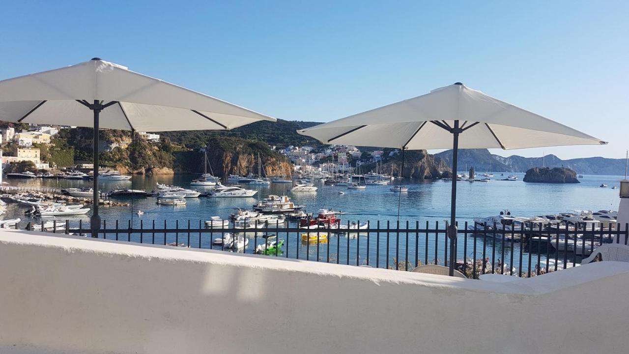 Hotel La Baia ポンツァ エクステリア 写真