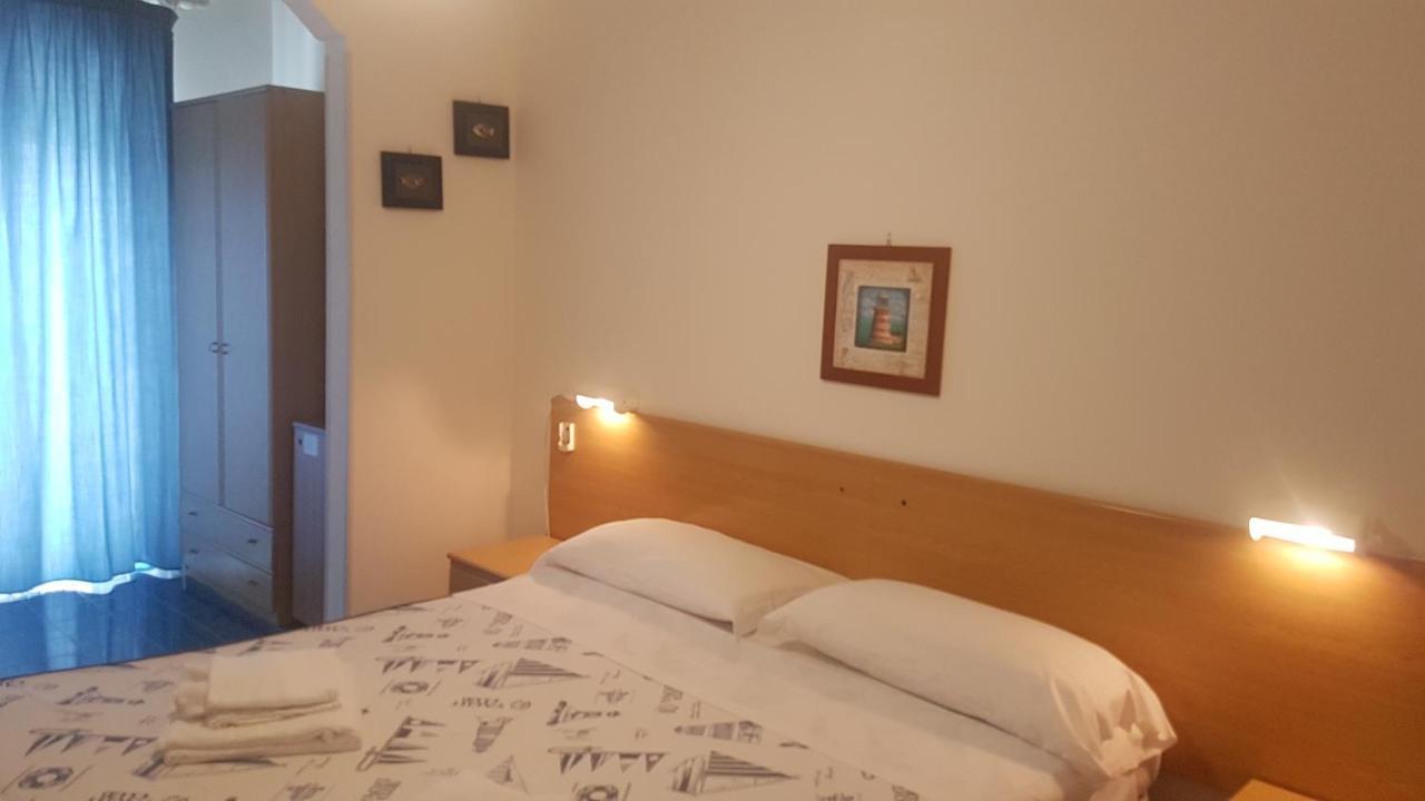 Hotel La Baia ポンツァ エクステリア 写真