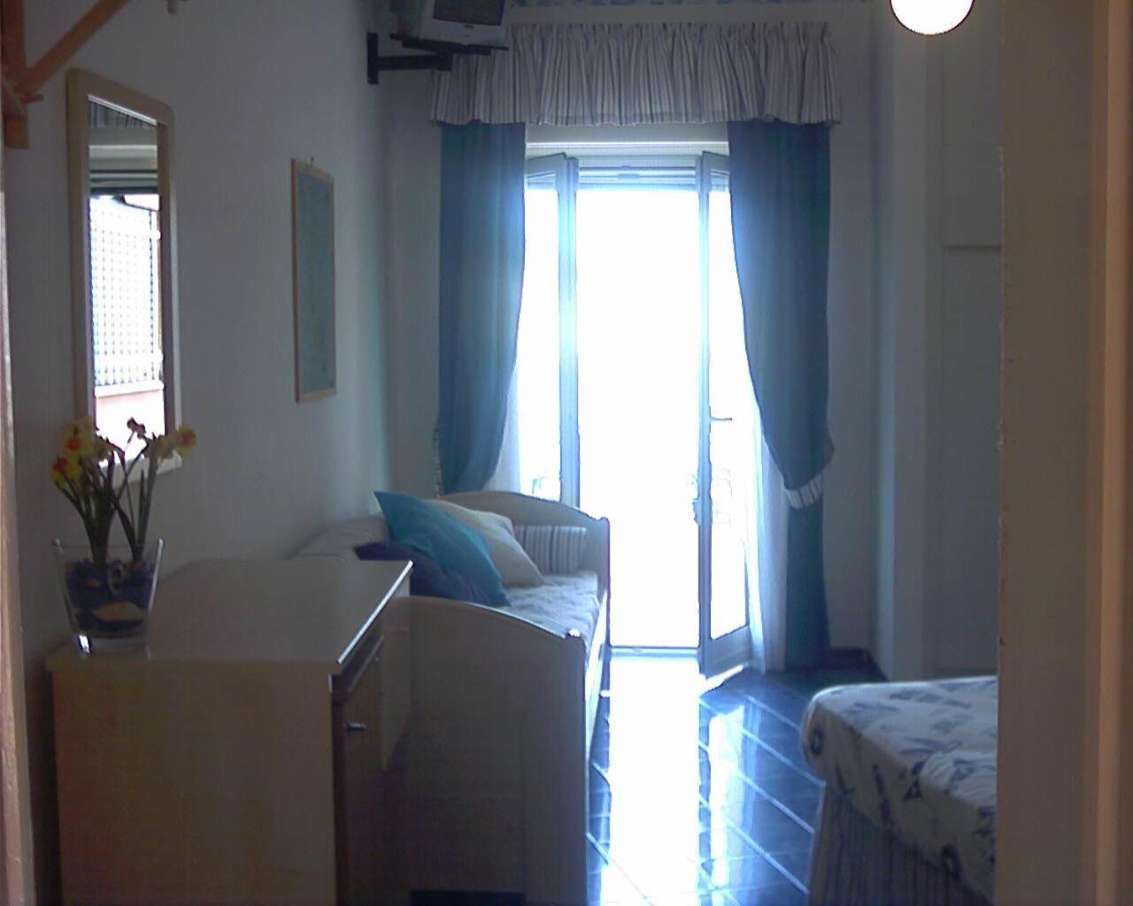 Hotel La Baia ポンツァ エクステリア 写真