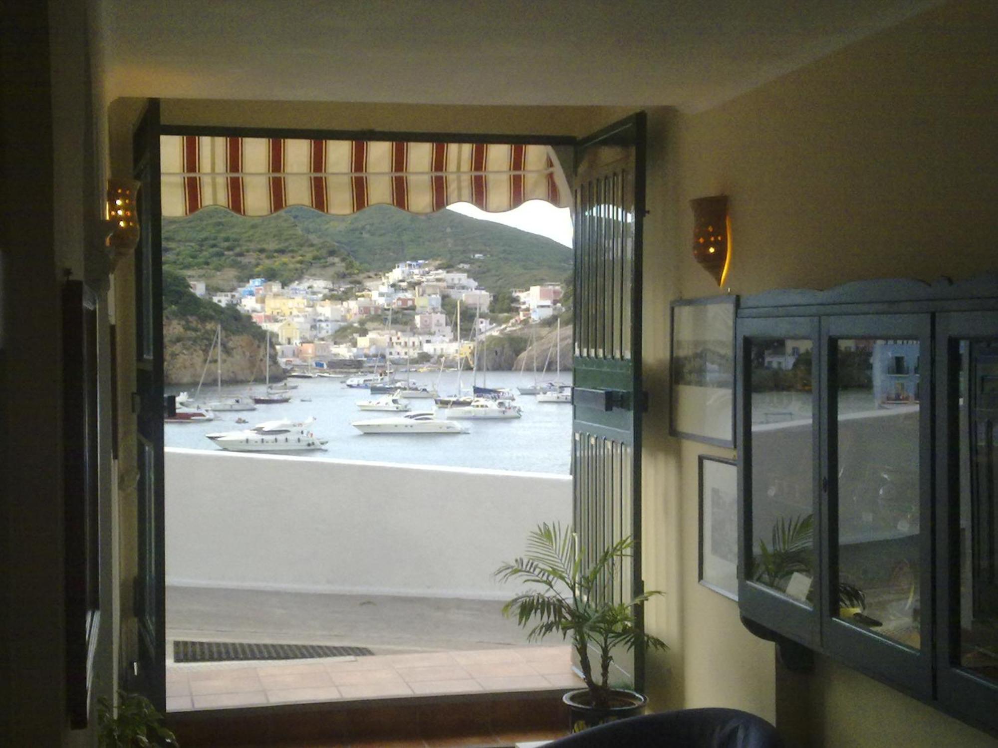 Hotel La Baia ポンツァ エクステリア 写真