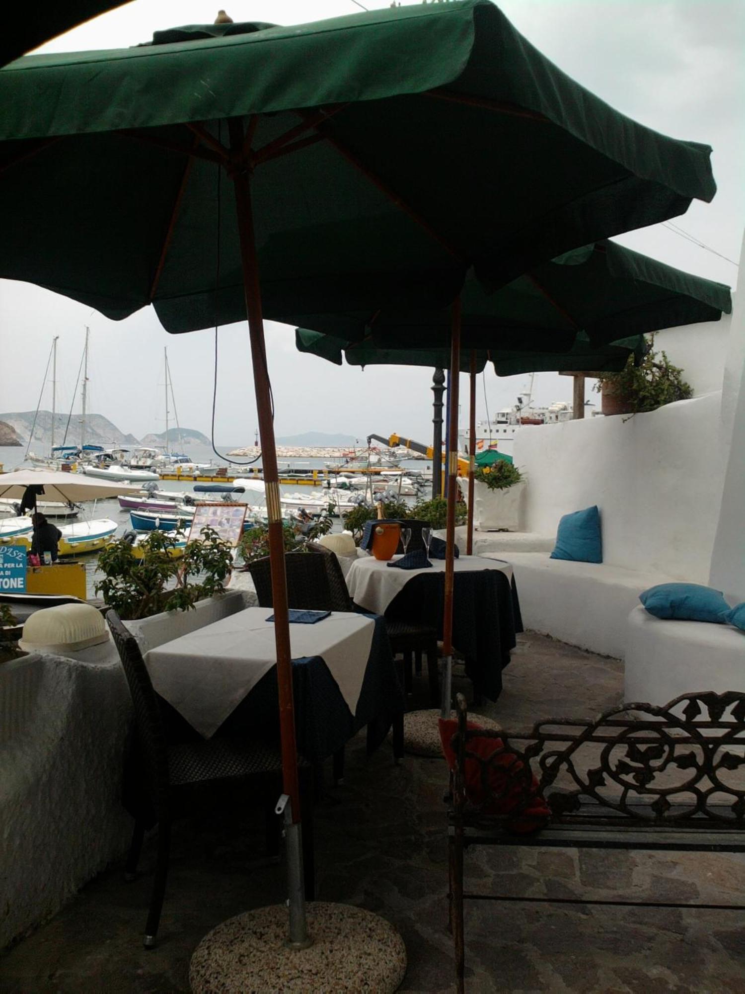 Hotel La Baia ポンツァ エクステリア 写真