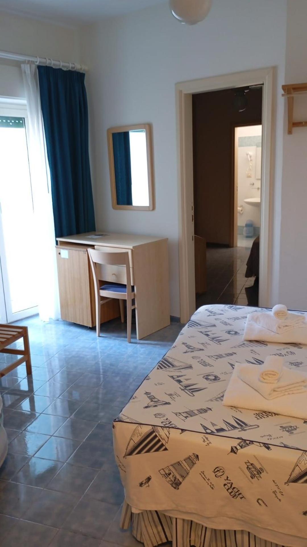 Hotel La Baia ポンツァ エクステリア 写真