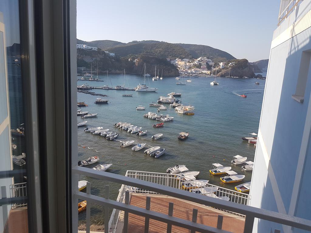 Hotel La Baia ポンツァ エクステリア 写真