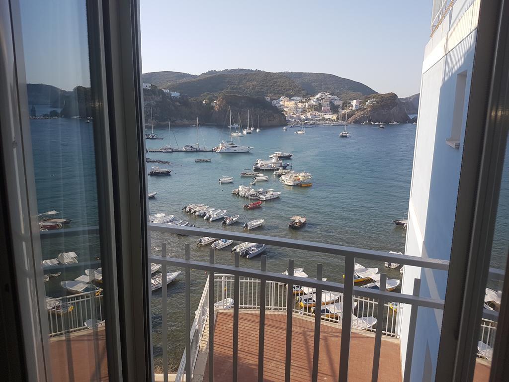 Hotel La Baia ポンツァ エクステリア 写真