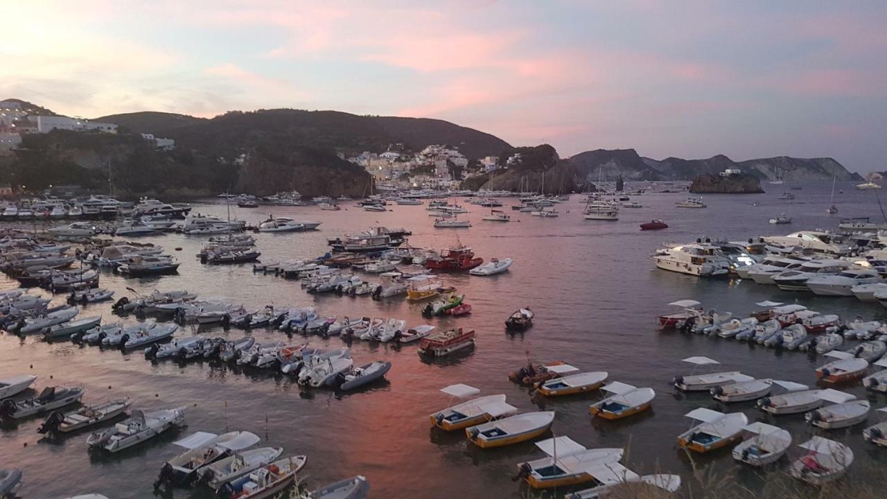 Hotel La Baia ポンツァ エクステリア 写真